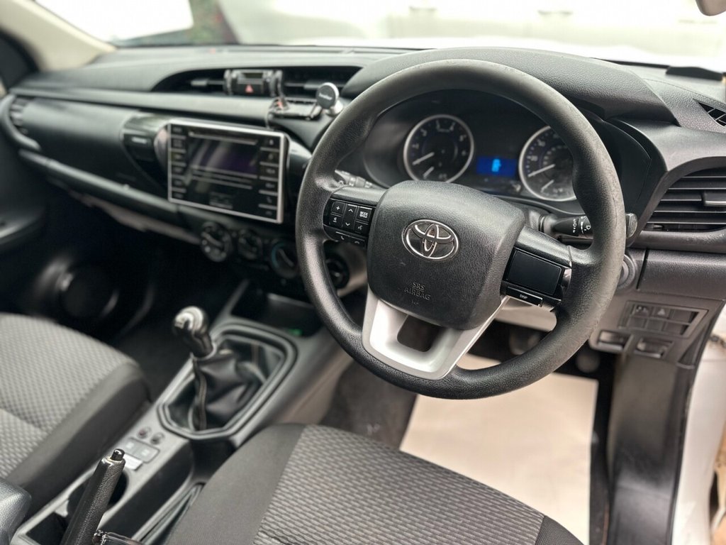 Used Toyota Hilux 2017 for sale - 76973648: Photo 13