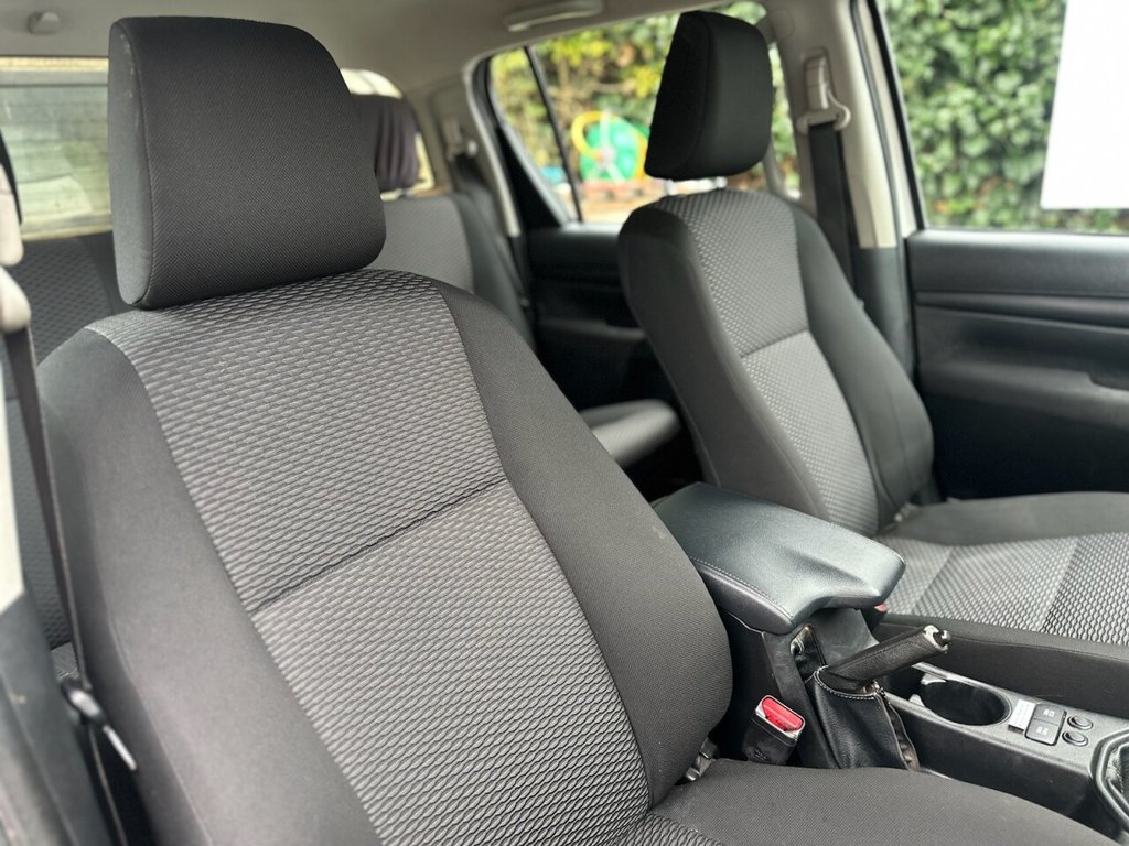 Used Toyota Hilux 2017 for sale - 76973648: Photo 14