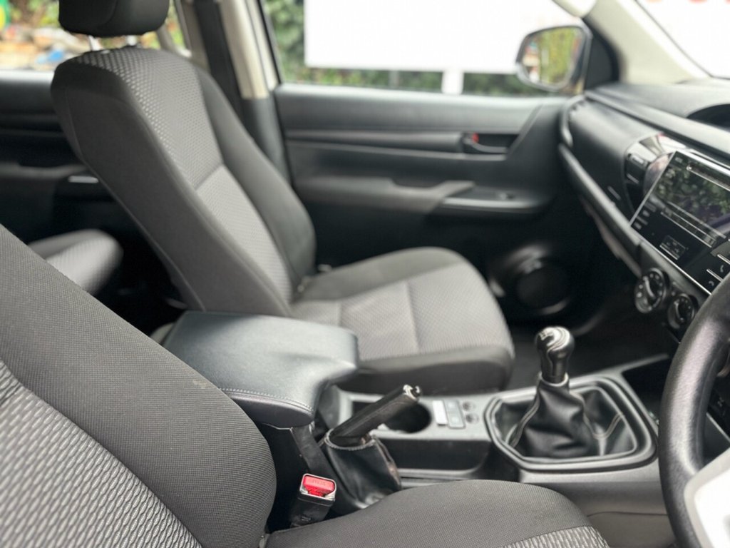 Used Toyota Hilux 2017 for sale - 76973648: Photo 16