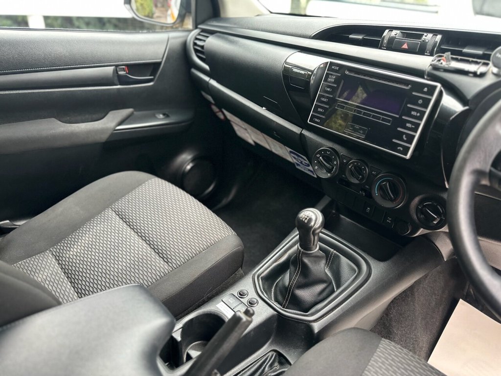 Used Toyota Hilux 2017 for sale - 76973648: Photo 17