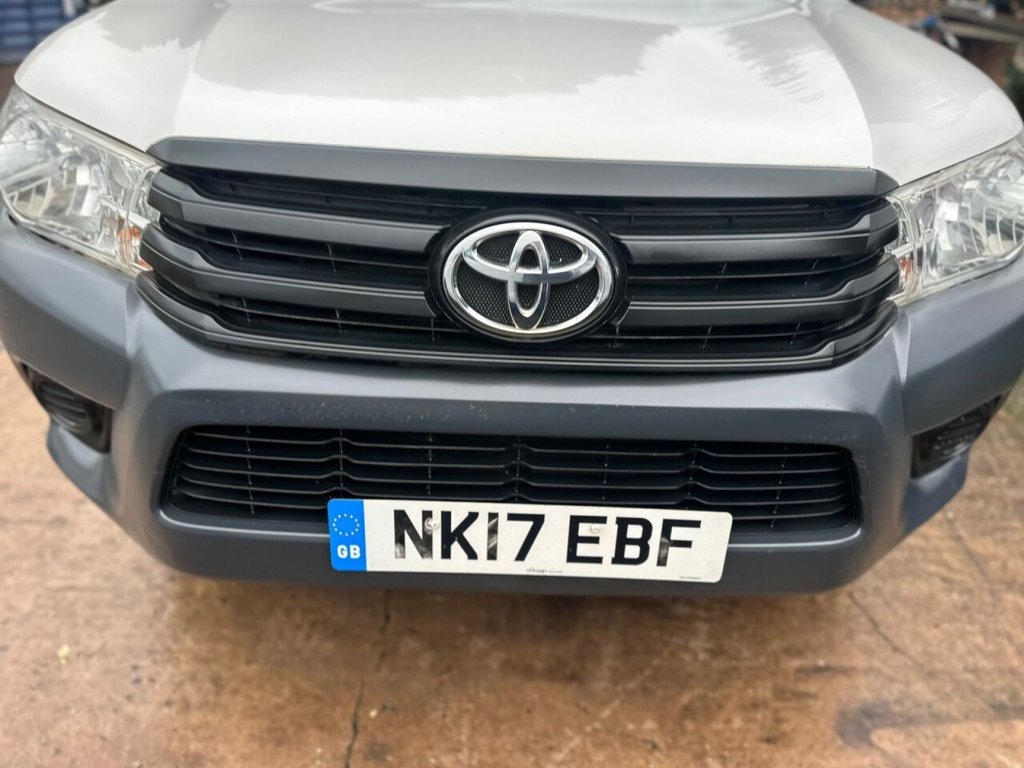 Used Toyota Hilux 2017 for sale - 76973648: Photo 2