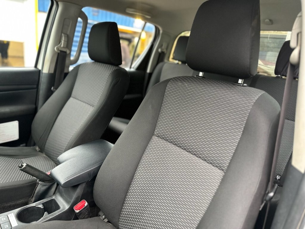 Used Toyota Hilux 2017 for sale - 76973648: Photo 22