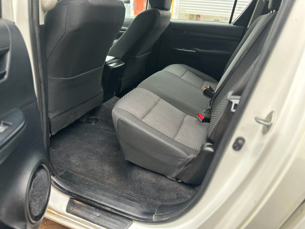 Used Toyota Hilux 2017 for sale - 76973648: Photo 23