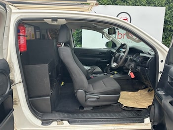 Used Toyota Hilux 2018 for sale - 78959900: Photo