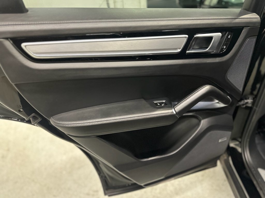 Used Porsche Cayenne 2023 for sale - 76856351: Photo 31