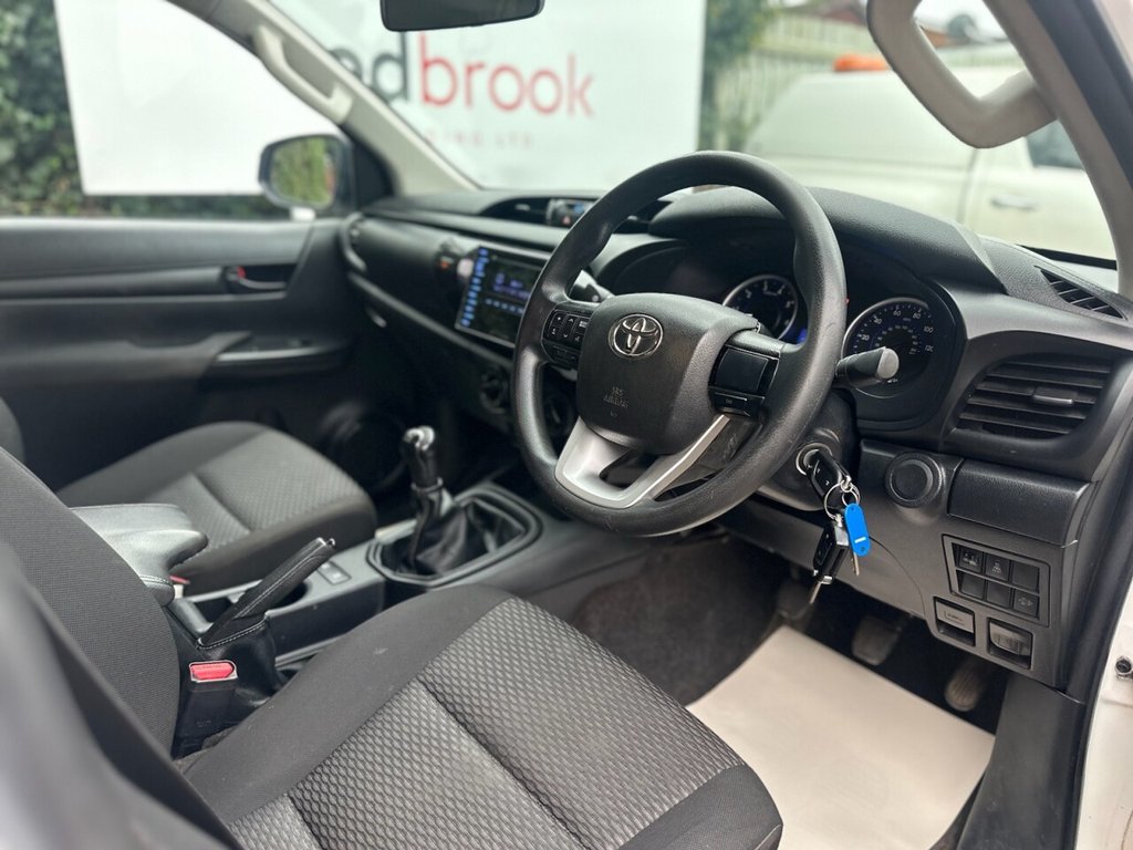 Used Toyota Hilux 2019 for sale - 76470589: Photo 10