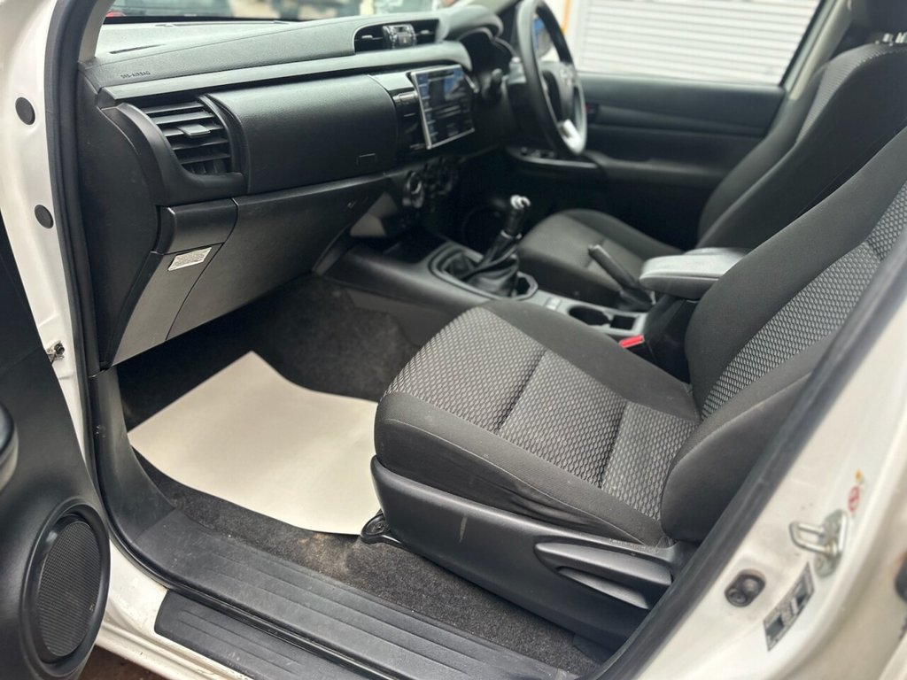 Used Toyota Hilux 2019 for sale - 76470589: Photo 17