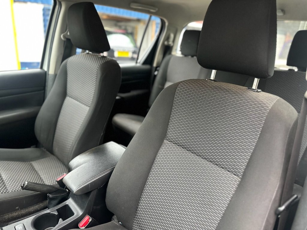Used Toyota Hilux 2019 for sale - 76470589: Photo 21