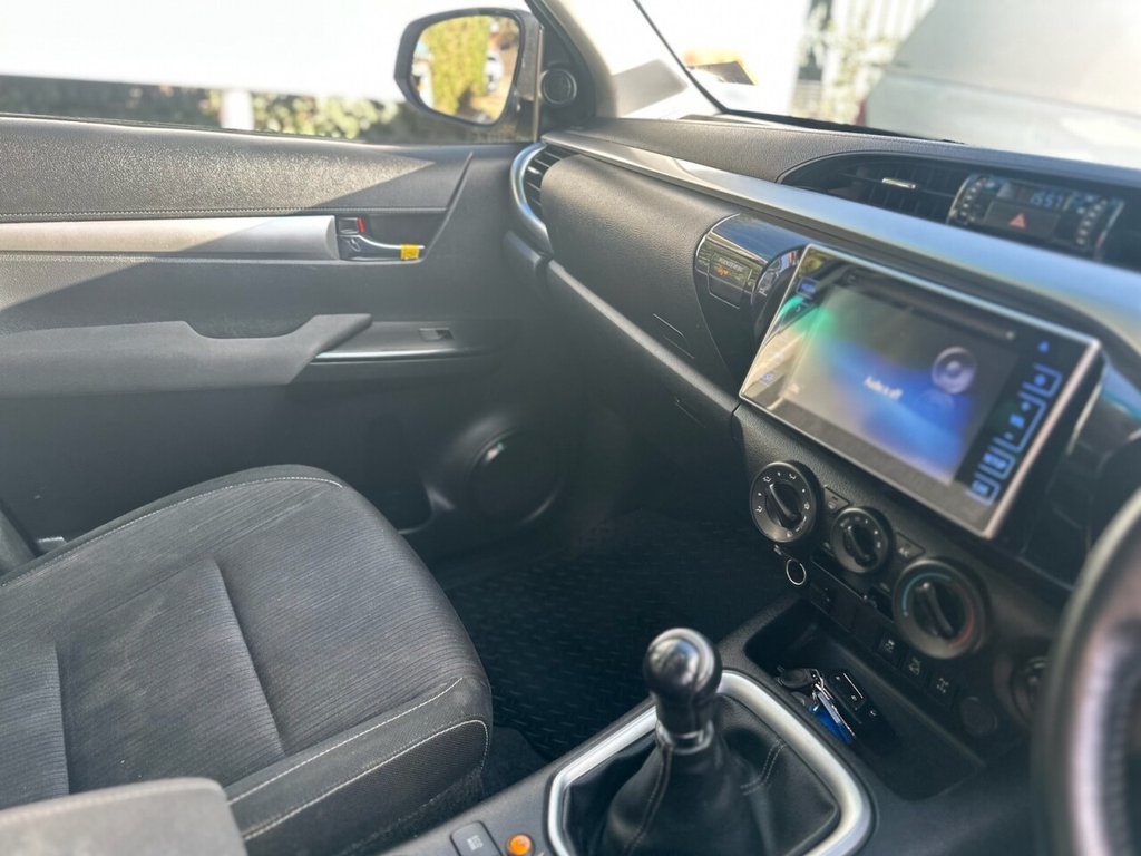 Used Toyota Hilux 2019 for sale - 77891082: Photo 11