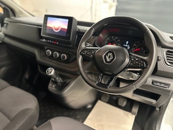 Used Renault Trafic 2023 for sale - 77307336: Photo