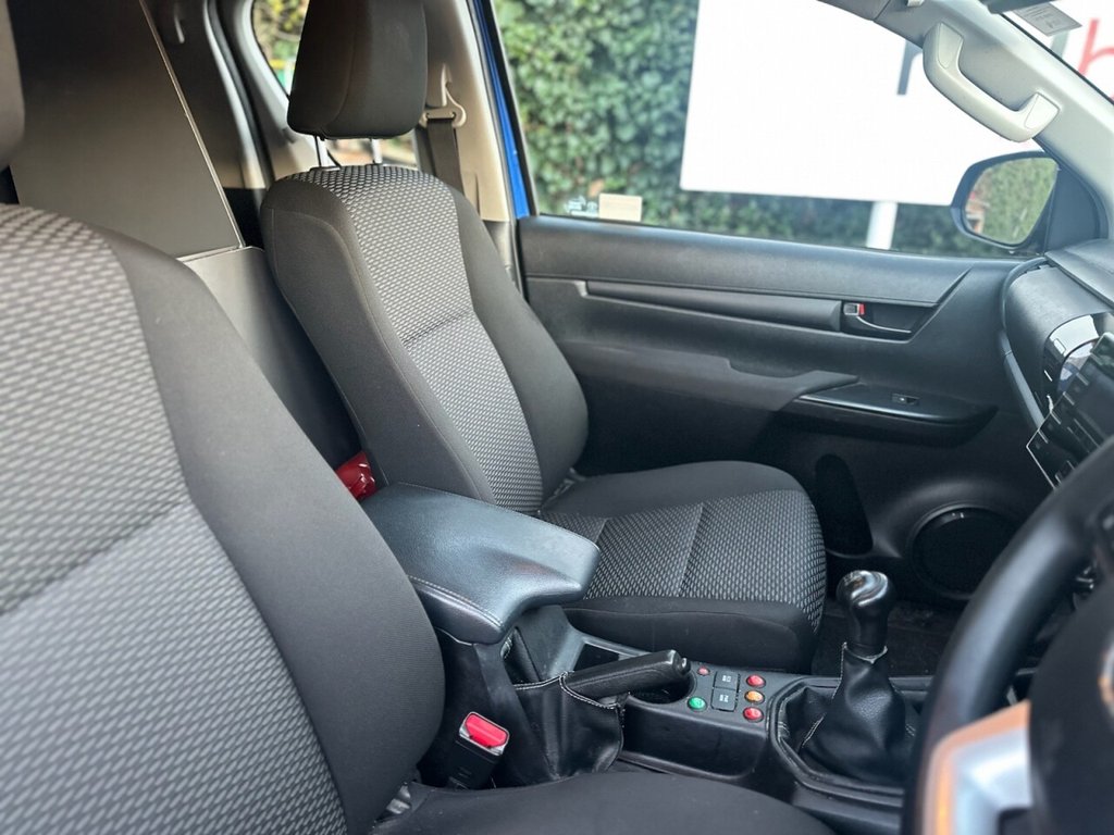 Used Toyota Hilux 2018 for sale - 76703748: Photo 15