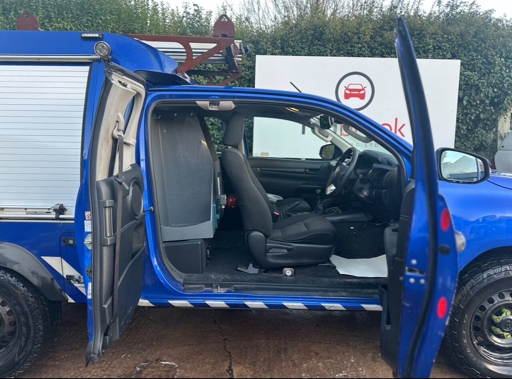 Used Toyota Hilux 2018 for sale - 76703748: Photo 17