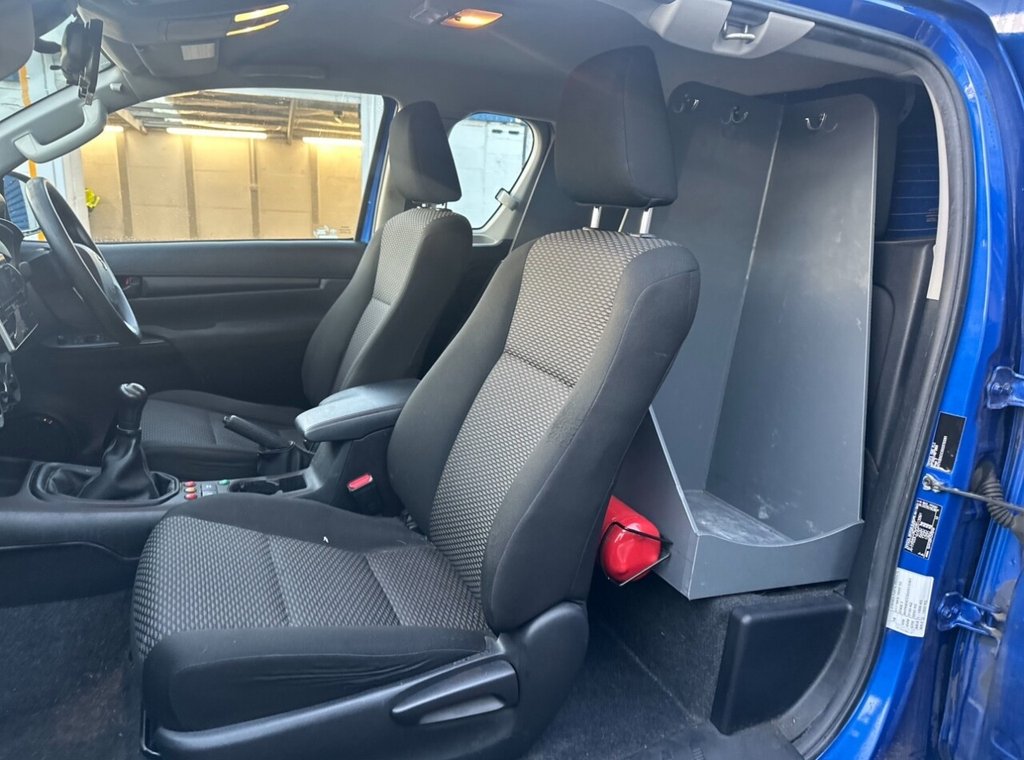 Used Toyota Hilux 2018 for sale - 76703748: Photo 19