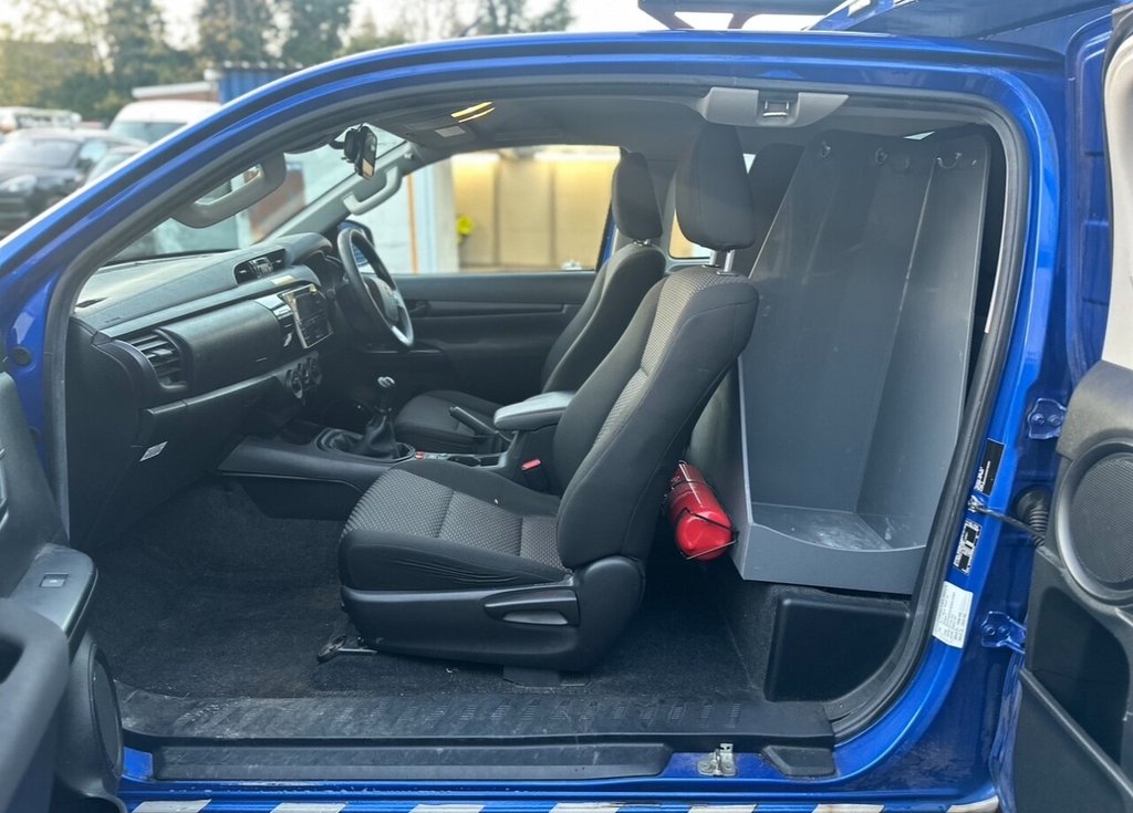 Used Toyota Hilux 2018 for sale - 76703748: Photo 20