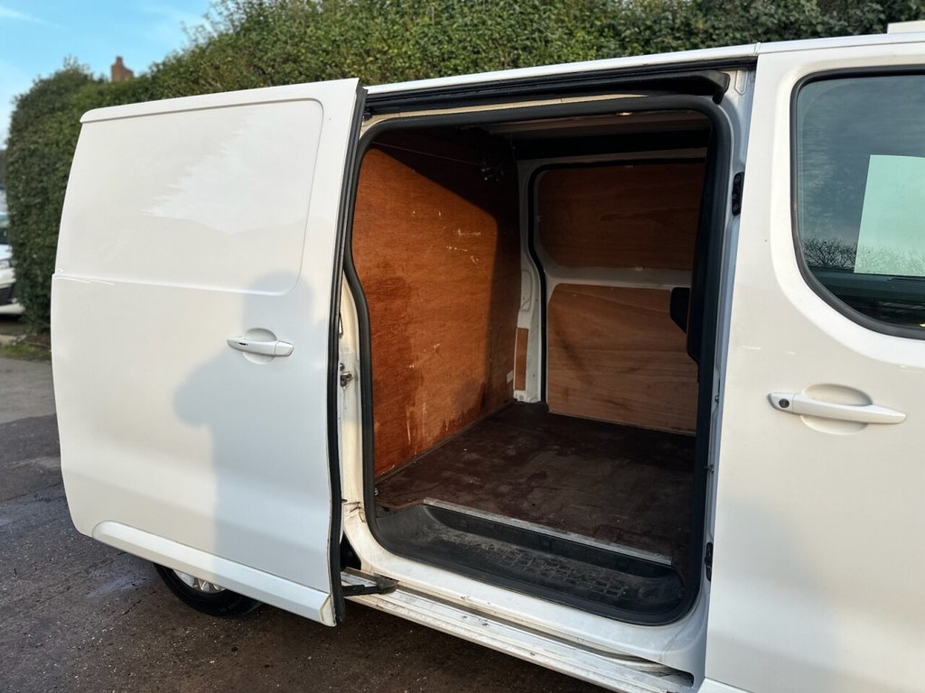 Used Vauxhall Vivaro 2019 for sale - 77959675: Photo 11