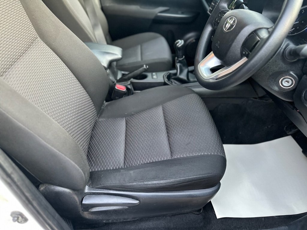 Used Toyota Hilux 2020 for sale - 76570317: Photo 11