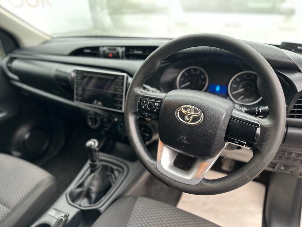 Used Toyota Hilux 2016 for sale - 77250651: Photo 18