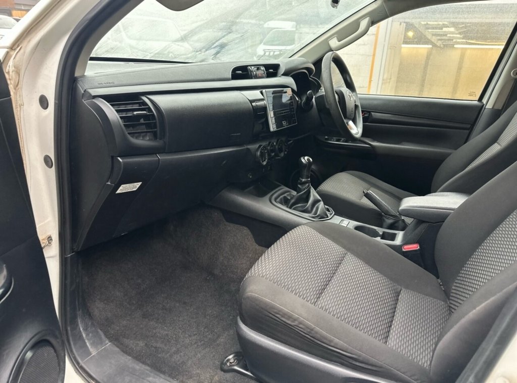 Used Toyota Hilux 2016 for sale - 77250651: Photo 23