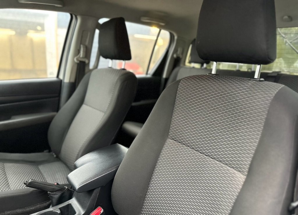 Used Toyota Hilux 2016 for sale - 77250651: Photo 27