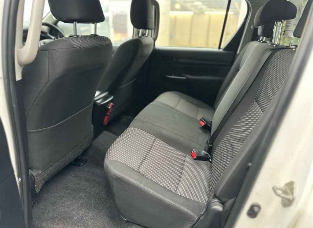 Used Toyota Hilux 2016 for sale - 77250651: Photo 29