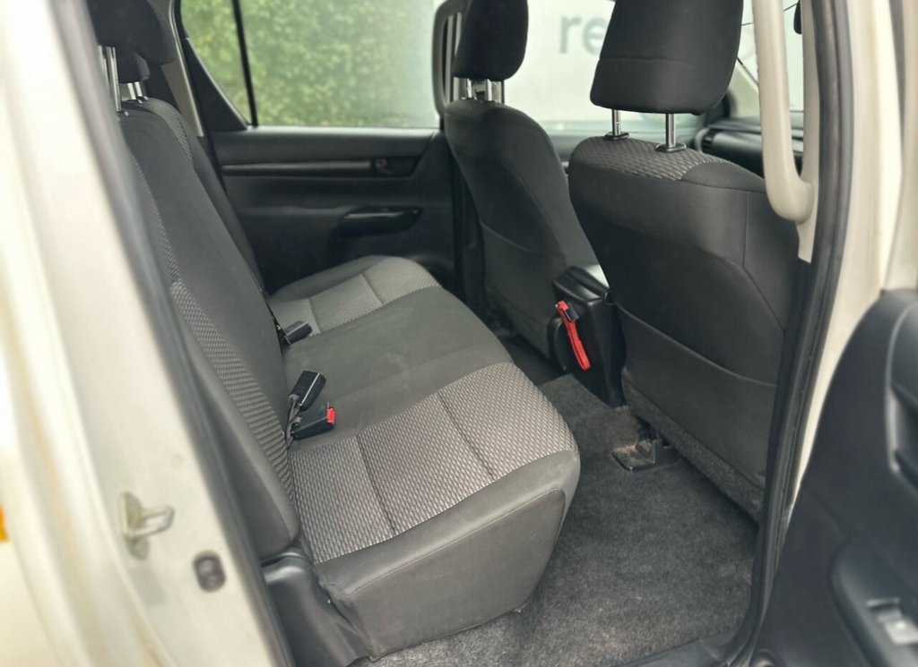 Used Toyota Hilux 2016 for sale - 77250651: Photo 32