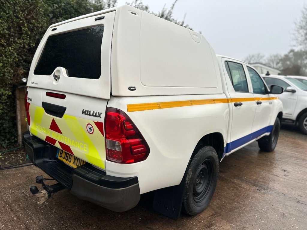 Used Toyota Hilux 2016 for sale - 77250651: Photo 4