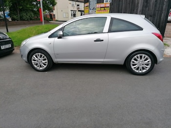 Used Vauxhall Corsa 2009 for sale - 77065921: Photo