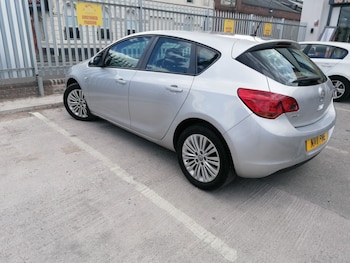 Used Vauxhall Astra 2011 for sale - 76422283: Photo