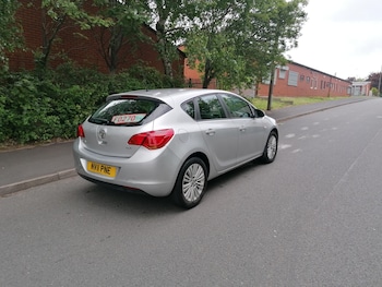 Used Vauxhall Astra 2011 for sale - 76422283: Photo