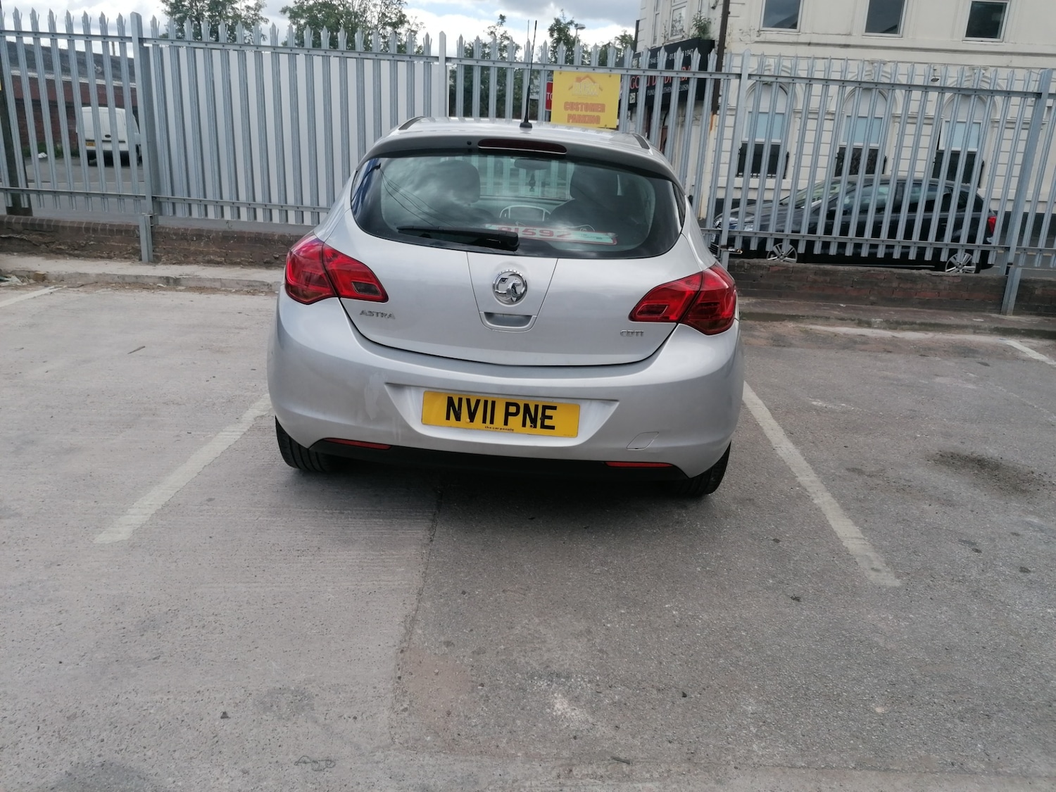 Used Vauxhall Astra 2011 for sale - 76422283: Photo 5