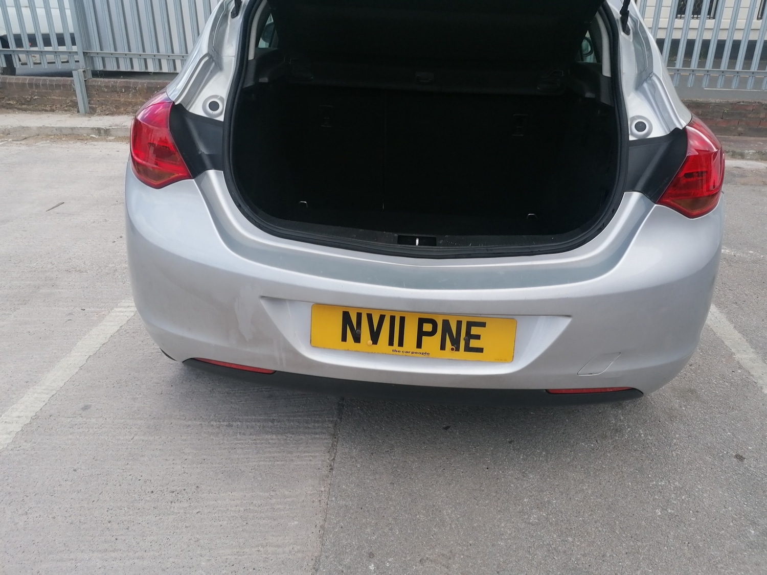 Used Vauxhall Astra 2011 for sale - 76422283: Photo 8