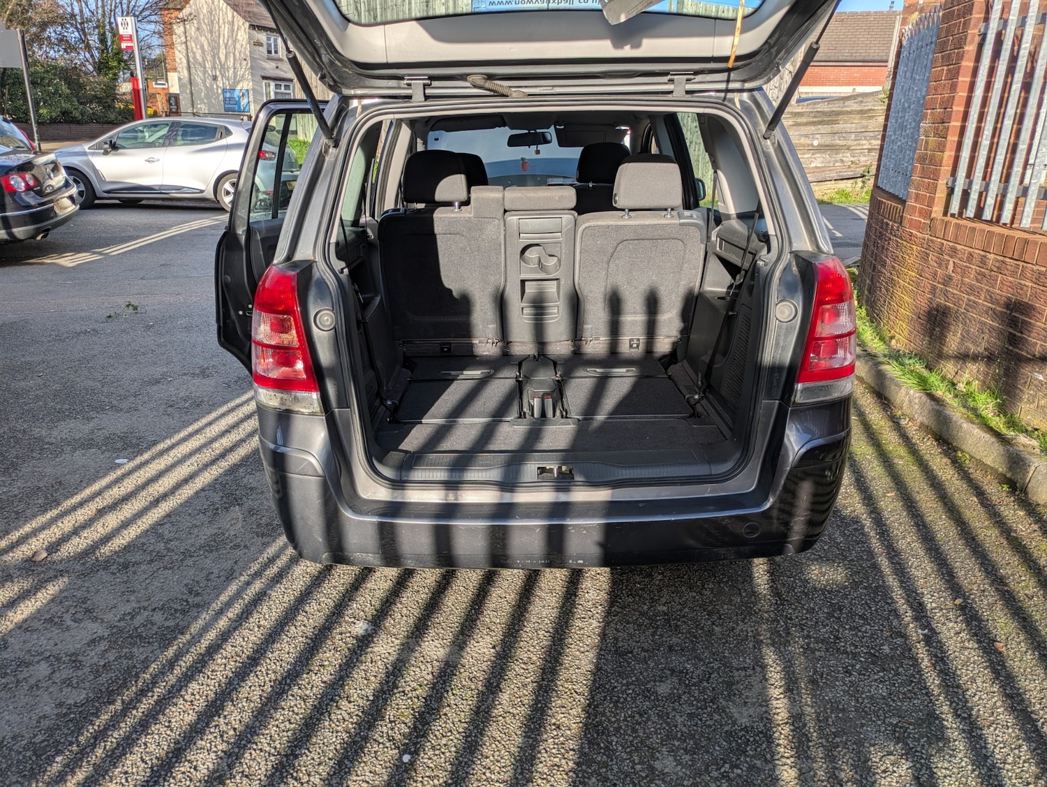 Used Vauxhall Zafira 2010 for sale - 77235984: Photo 24