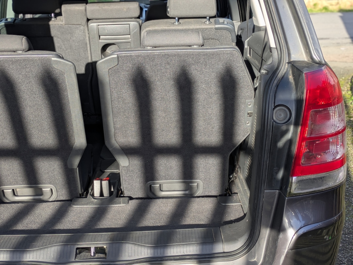 Used Vauxhall Zafira 2010 for sale - 77235984: Photo 25