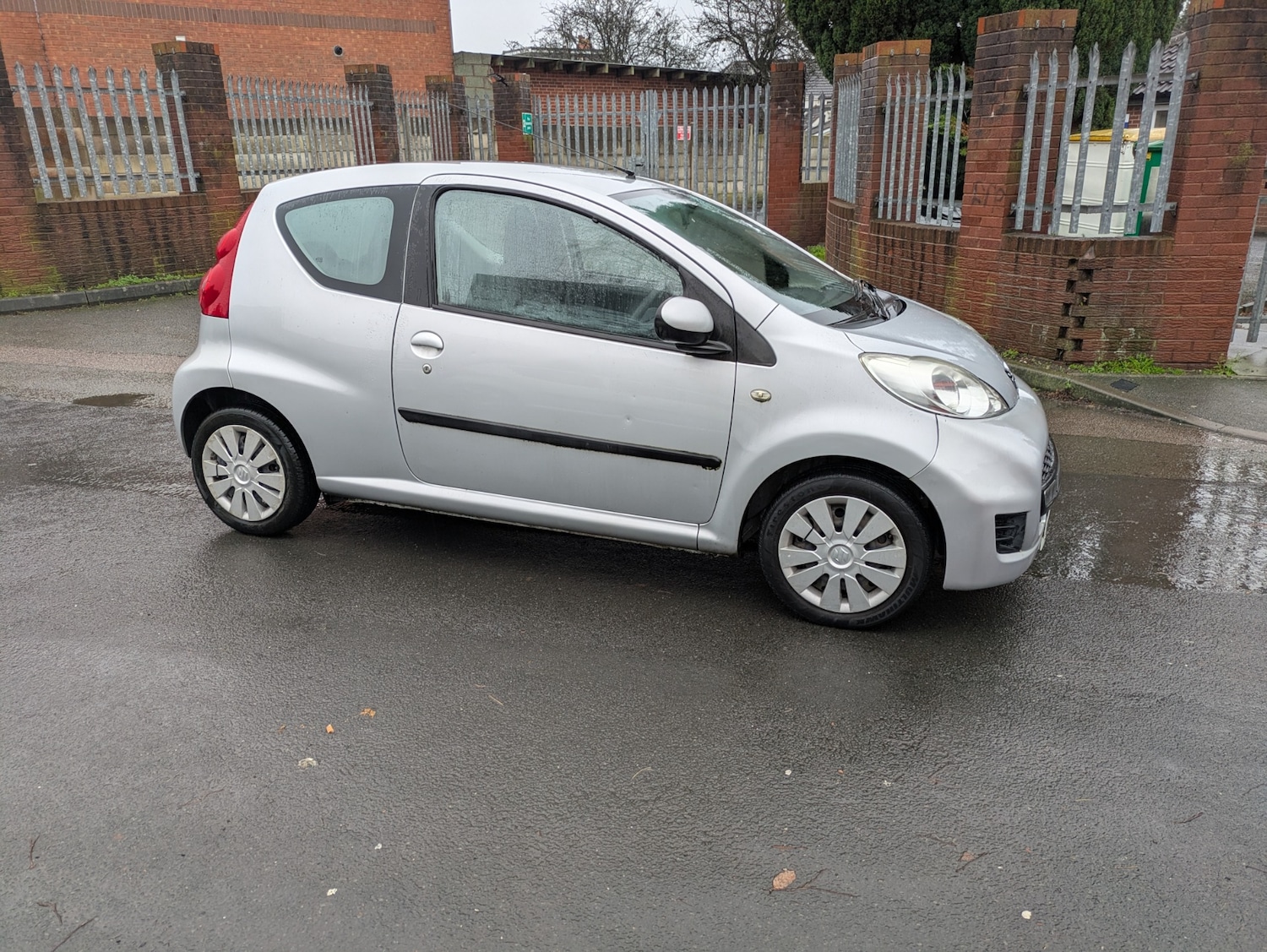 Used Peugeot 107 2010 for sale - 76422437: Photo 19