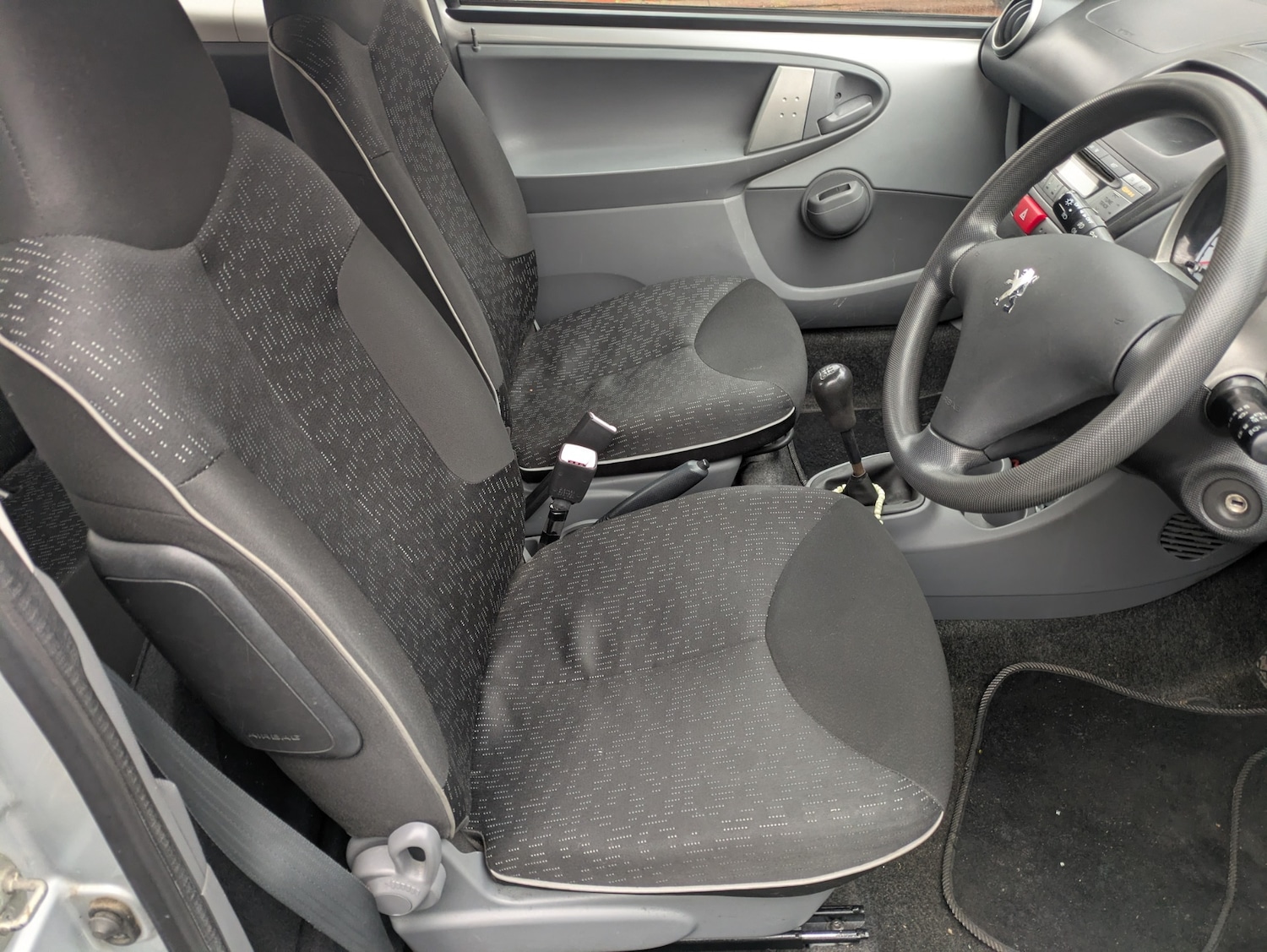 Used Peugeot 107 2010 for sale - 76422437: Photo 23