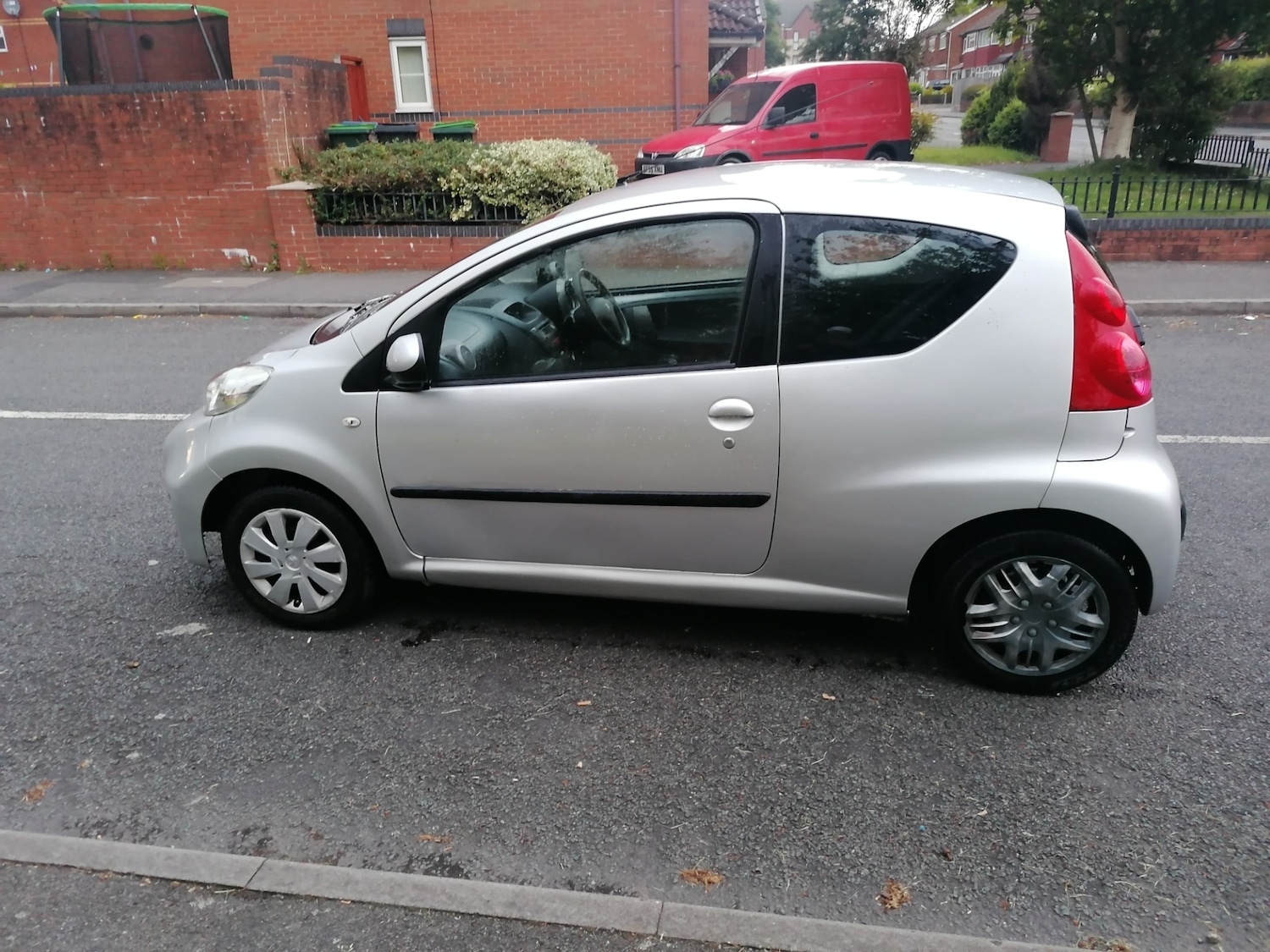 Used Peugeot 107 2010 for sale - 76422437: Photo 8