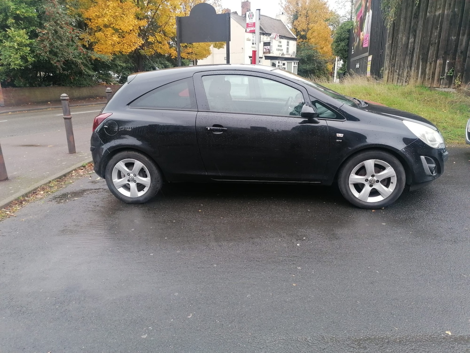Used Vauxhall Corsa 2011 for sale - 76377166: Photo 1