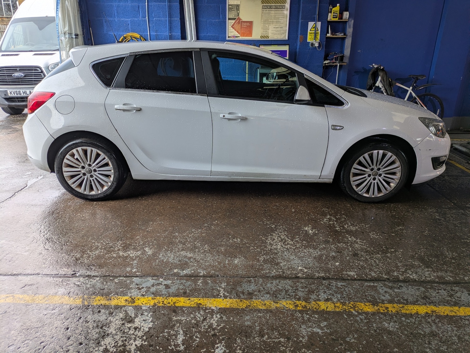 Used Vauxhall Astra 2015 for sale - 77195033: Photo 11