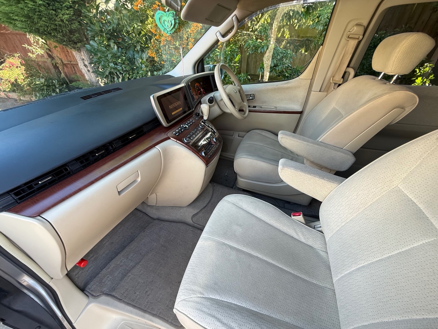 Used Nissan Elgrand 2007 for sale - 76068623: Photo 11