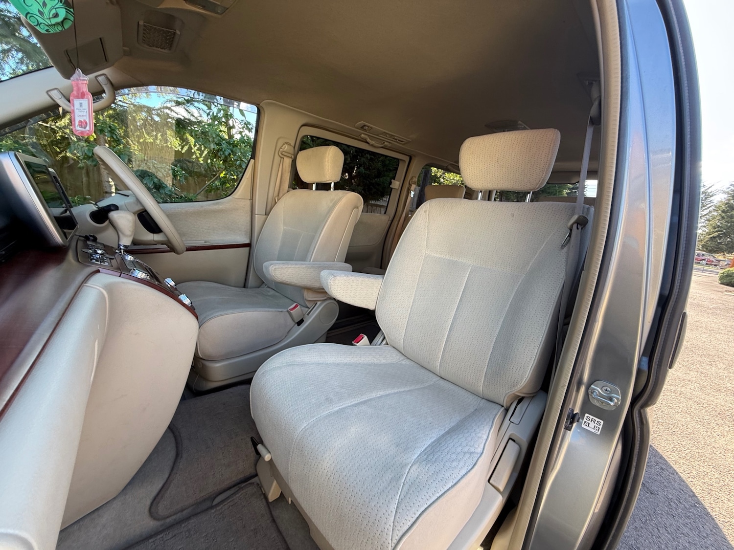 Used Nissan Elgrand 2007 for sale - 76068623: Photo 12