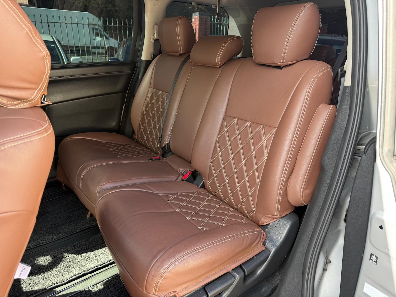 Used Nissan Elgrand 2011 for sale - 76046380: Photo 10