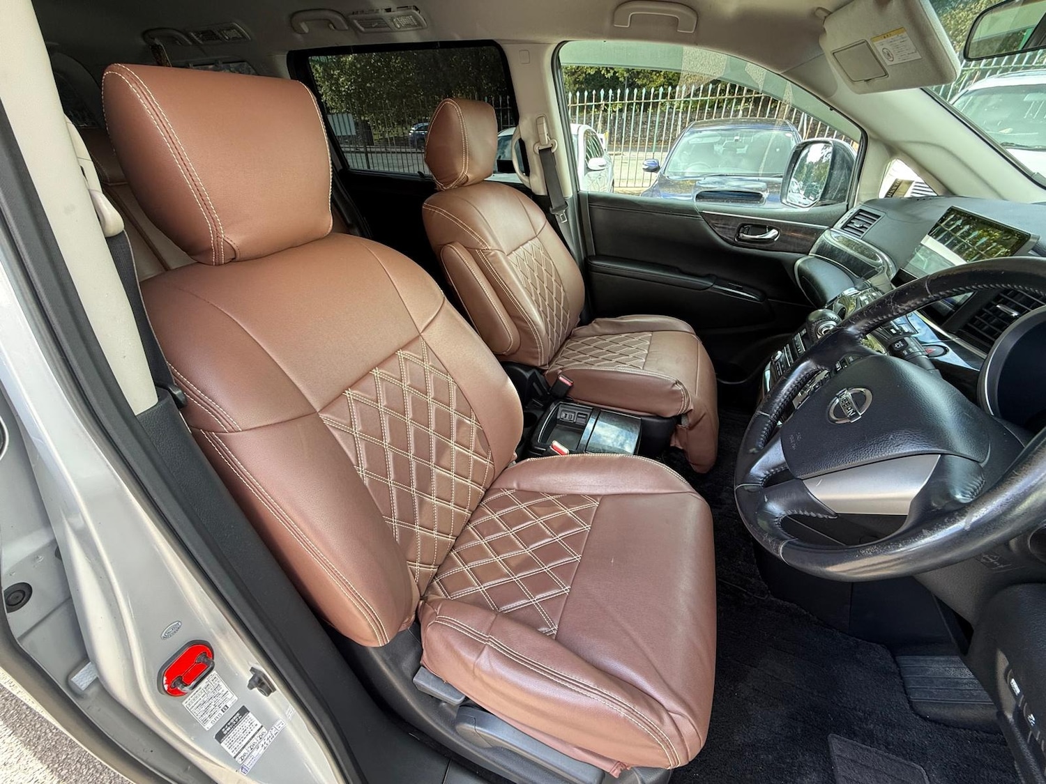 Used Nissan Elgrand 2011 for sale - 76046380: Photo 16