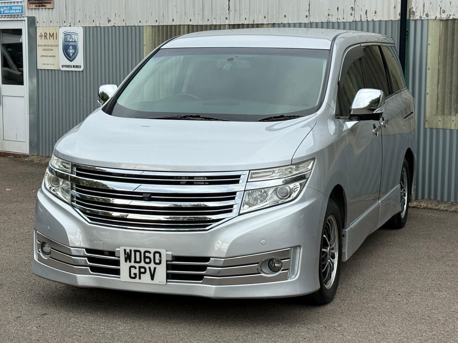 Used Nissan Elgrand 2011 for sale - 76046380: Photo 7