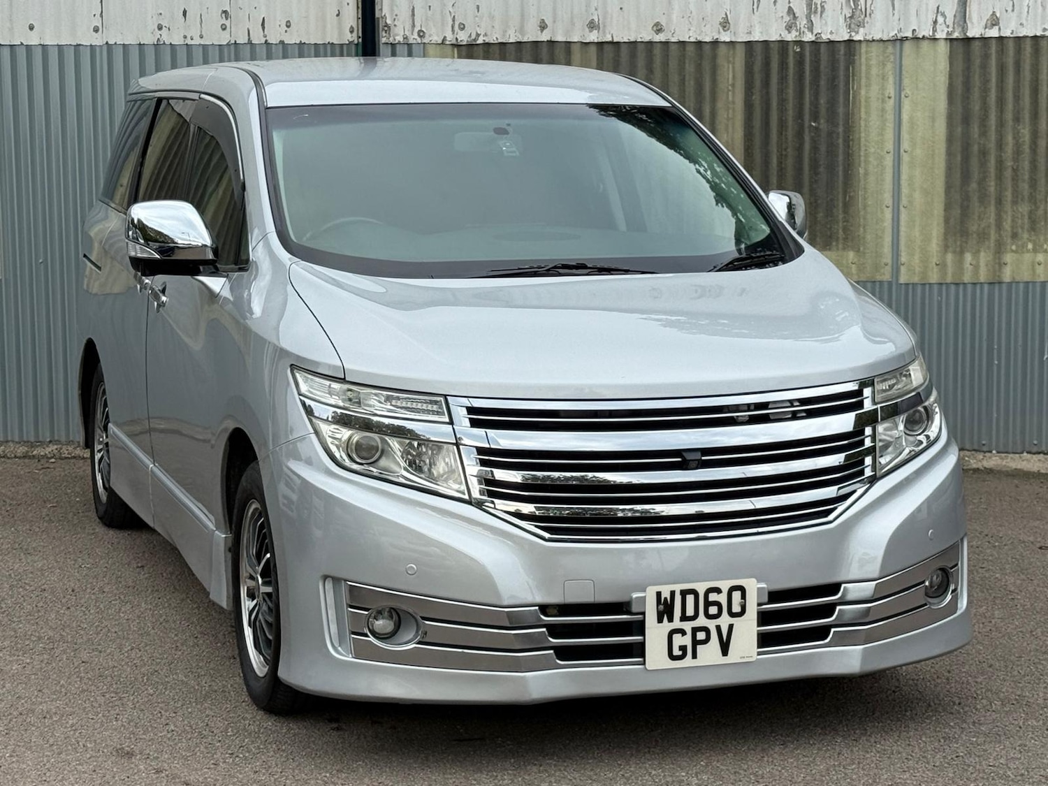 Used Nissan Elgrand 2011 for sale - 76046380: Photo 8