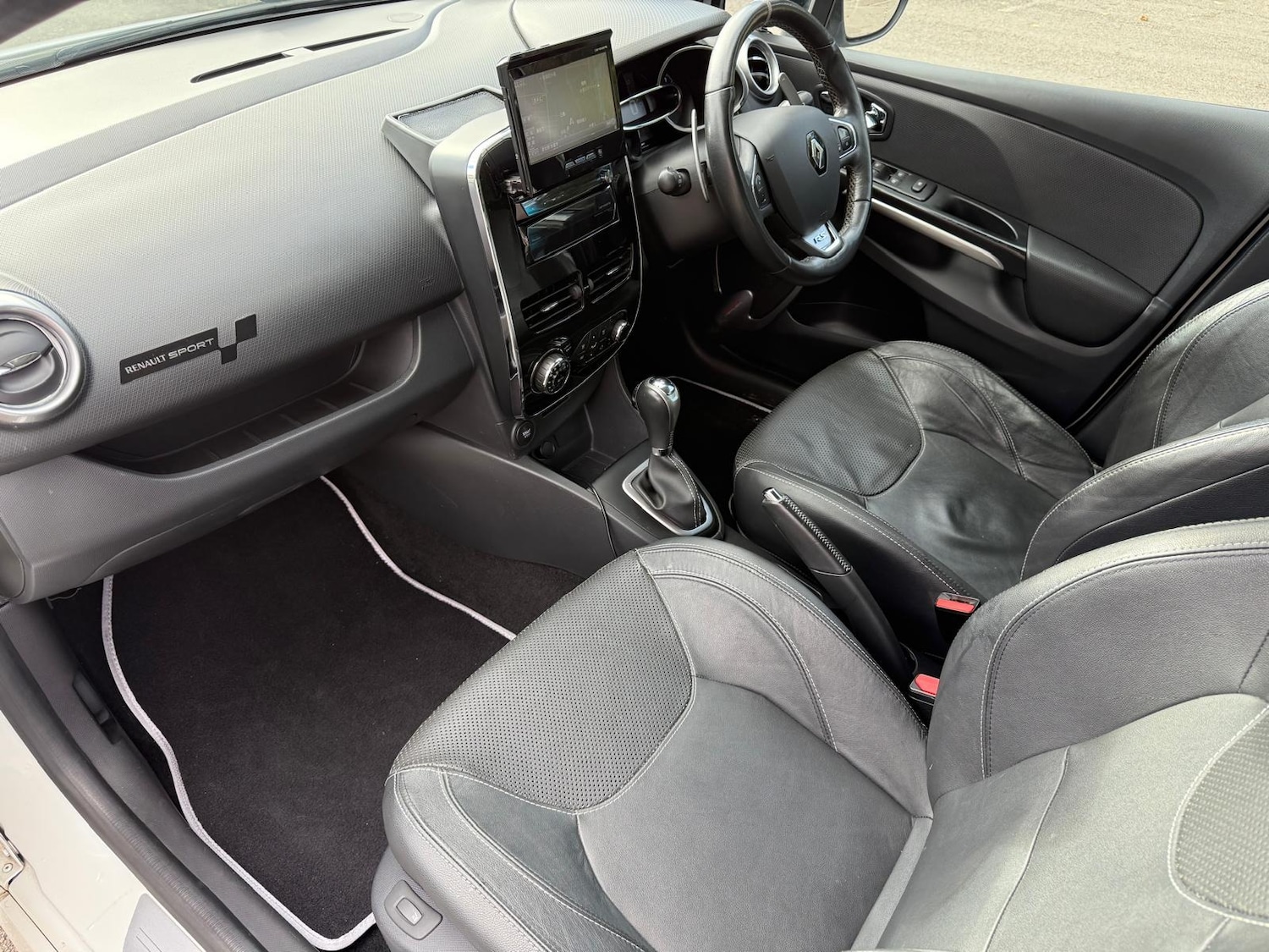 Used Renault Clio 2014 for sale - 76381817: Photo 15