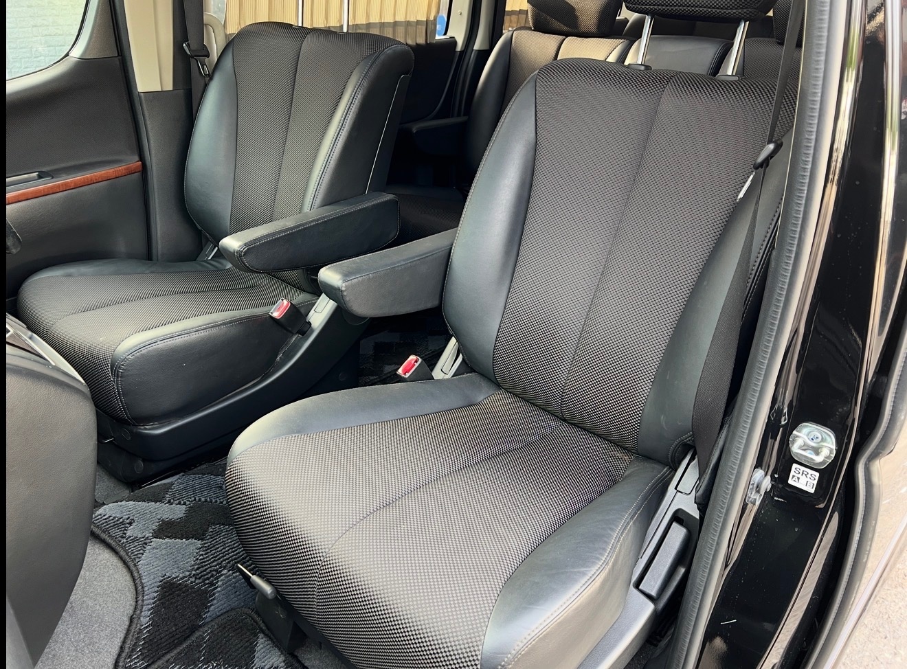 Used Nissan Elgrand 2023 for sale - 78144689: Photo 15