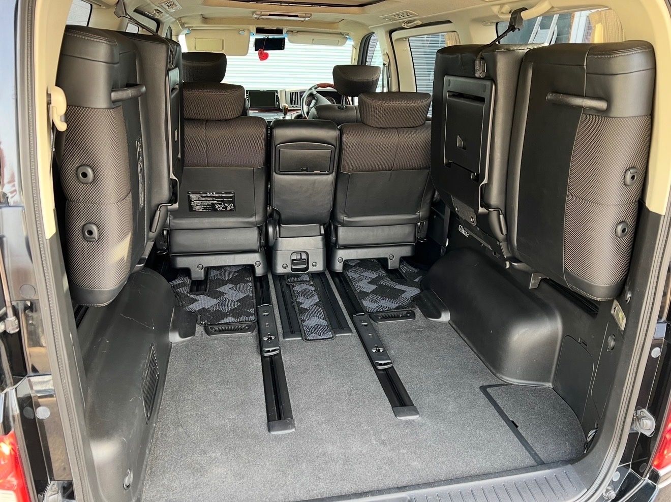 Used Nissan Elgrand 2023 for sale - 78144689: Photo 24