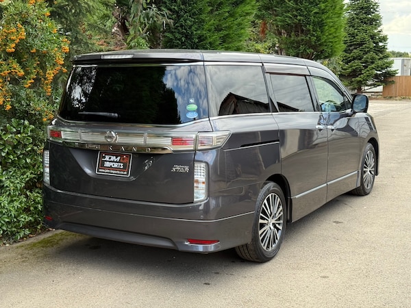 Used Nissan Elgrand 2014 for sale - 76056393: Photo 10
