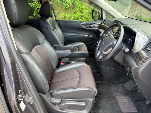 Used Nissan Elgrand 2014 for sale - 76056393: Photo 11