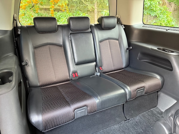 Used Nissan Elgrand 2014 for sale - 76056393: Photo 21